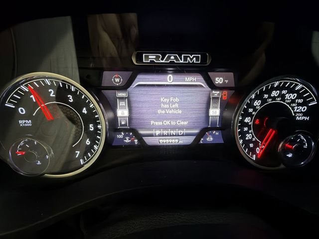 2021 RAM 1500 Big Horn Crew Cab 4x4 5'7" Box