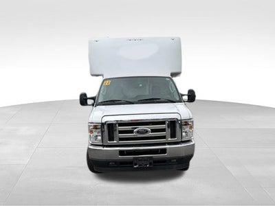 2022 Ford E-Series Cutaway Base