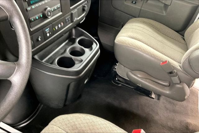 2023 Chevrolet Express Passenger 3500 1LT