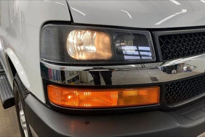 2023 Chevrolet Express Passenger 3500 1LT