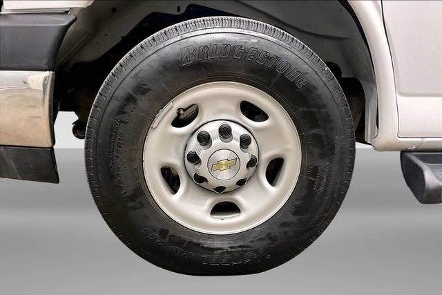 2023 Chevrolet Express Passenger 3500 1LT