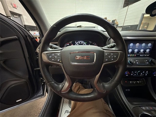 2022 GMC Acadia AT4