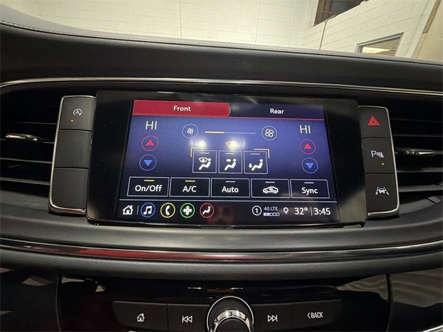 2022 Buick Enclave Essence