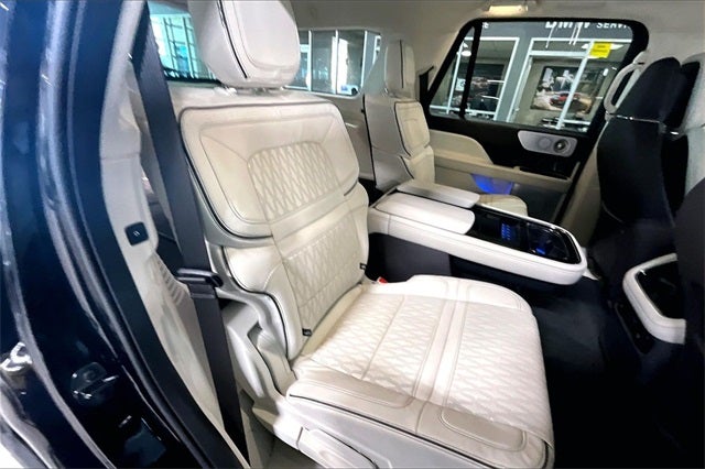 2024 Lincoln Navigator Black Label