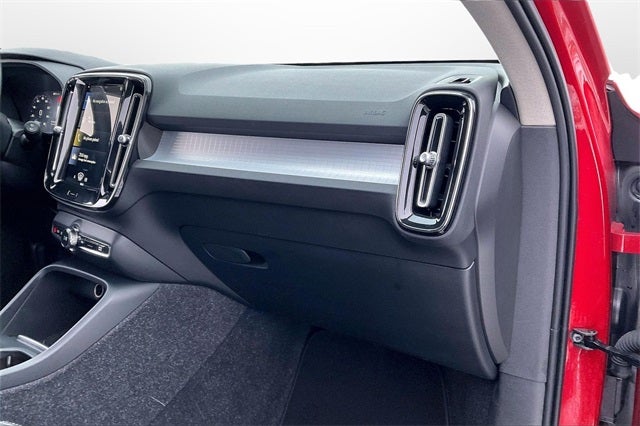 2021 Volvo XC40 Momentum