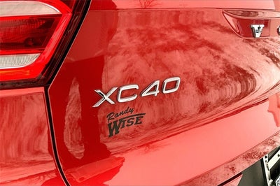 2021 Volvo XC40 Momentum