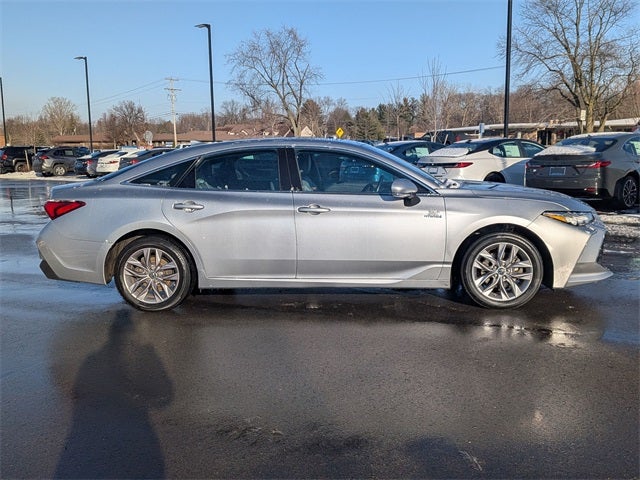 2019 Toyota AVALON HYBRID XLE Plus