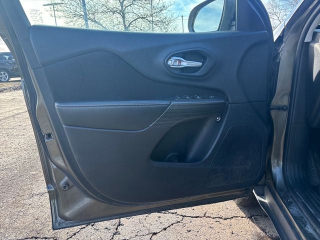 2015 Jeep Cherokee Sport