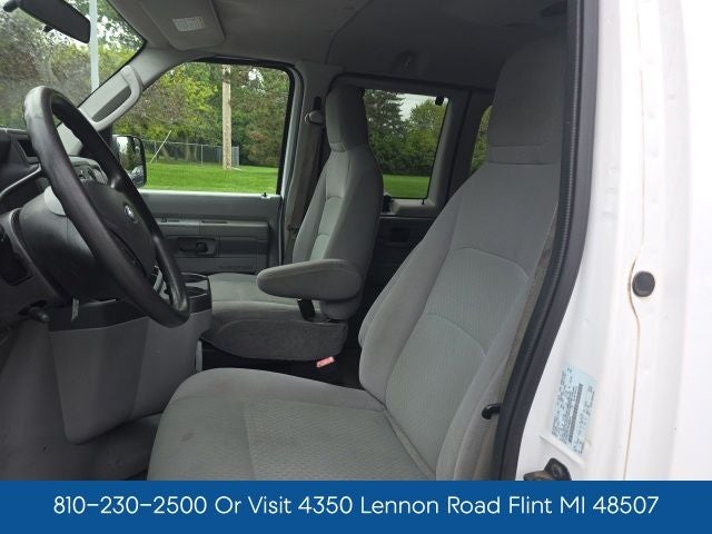 2010 Ford E-350SD XLT