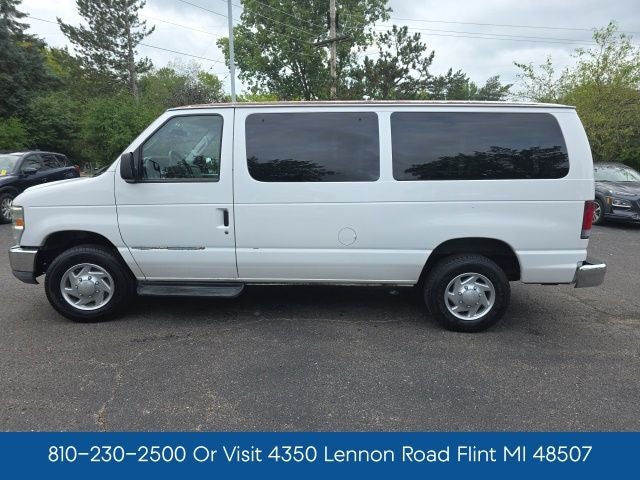 2010 Ford E-350SD XLT