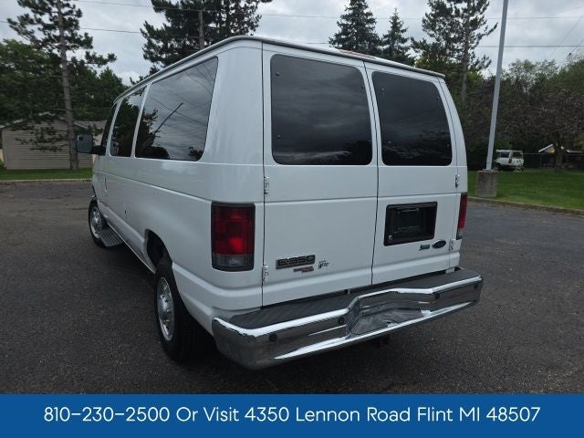 2010 Ford E-350SD XLT