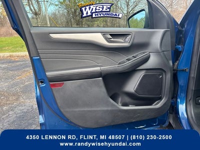 2022 Ford Escape Hybrid SE