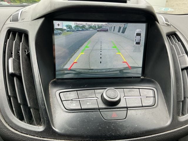 Used 2017 Ford Escape SE with VIN 1FMCU0GD7HUE92522 for sale in Flint, MI