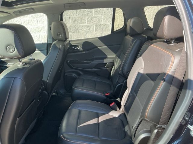 2022 GMC Acadia AT4