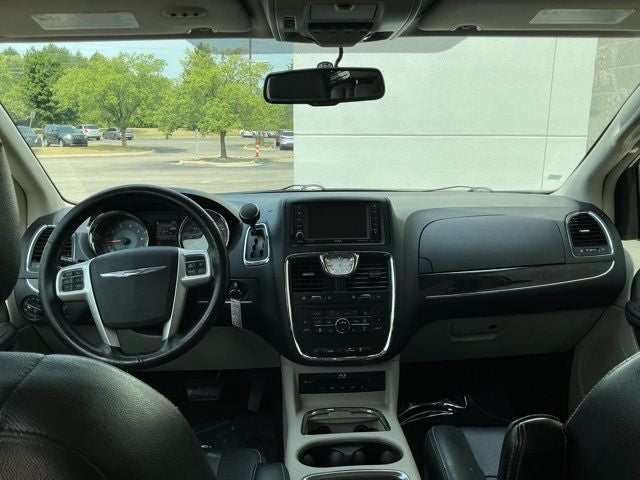 Used 2016 Chrysler Town & Country Touring-L with VIN 2C4RC1CG8GR193379 for sale in Flint, MI