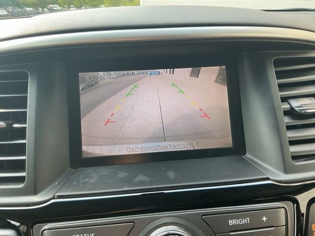 Used 2014 Nissan Pathfinder SV with VIN 5N1AR2MM5EC655081 for sale in Flint, MI