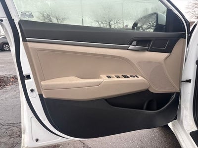 2018 Hyundai ELANTRA SE