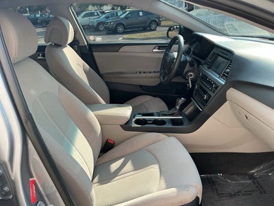 2016 Hyundai SONATA SE