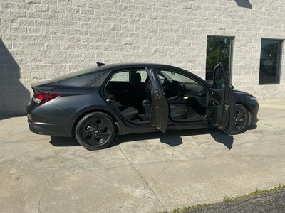 2022 Hyundai ELANTRA SEL