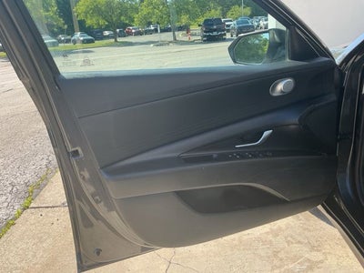 2022 Hyundai ELANTRA SEL