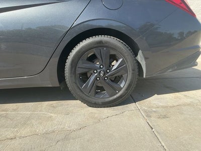 2022 Hyundai ELANTRA SEL
