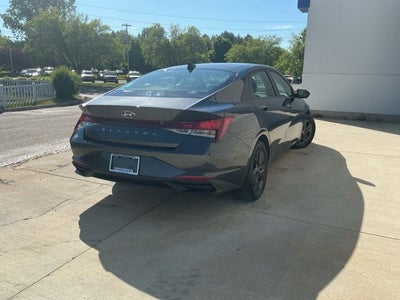 2022 Hyundai ELANTRA SEL