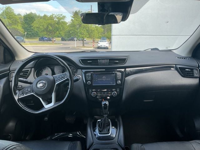 Used 2017 Nissan Rogue Sport SL with VIN JN1BJ1CR6HW112996 for sale in Flint, MI