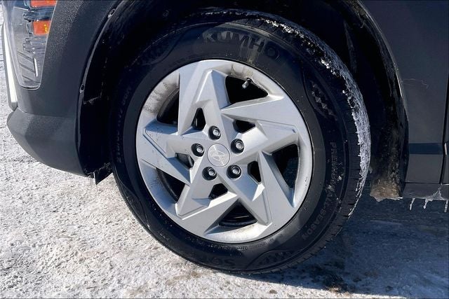 2025 Hyundai KONA SE