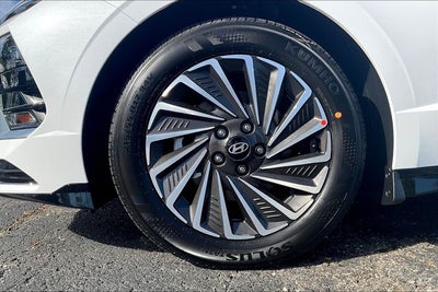 2026 Hyundai SONATA HYBRID SEL