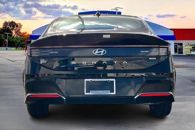 2026 Hyundai SONATA HYBRID SEL
