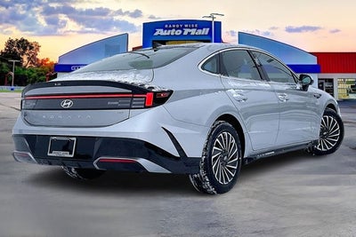 2026 Hyundai SONATA HYBRID SEL