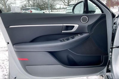 2026 Hyundai SONATA HYBRID SEL