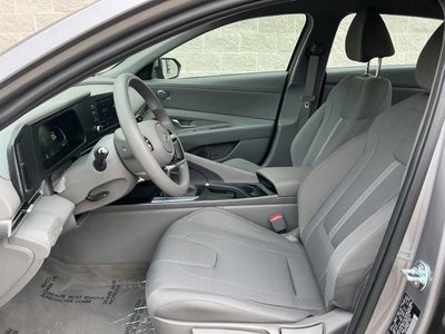 2024 Hyundai ELANTRA SE