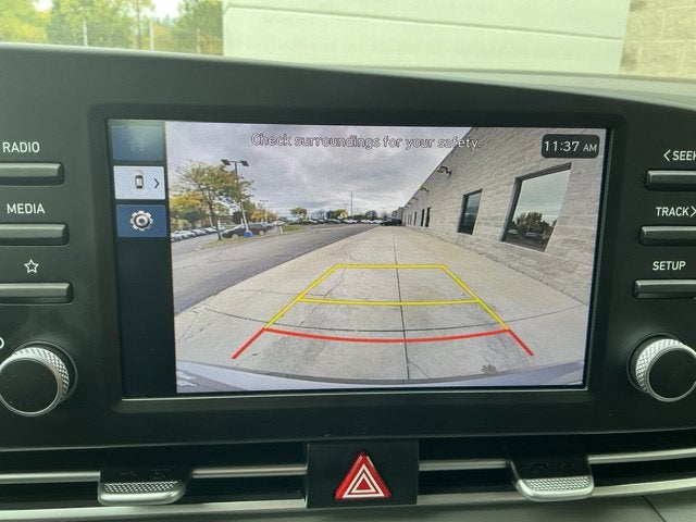 2024 Hyundai ELANTRA SE