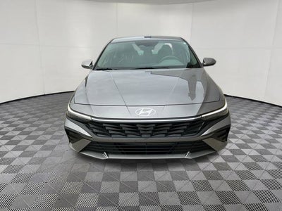 2024 Hyundai ELANTRA SE