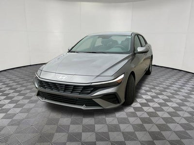 2024 Hyundai ELANTRA SE