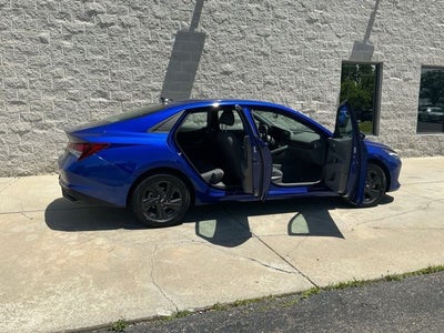 2023 Hyundai ELANTRA SEL