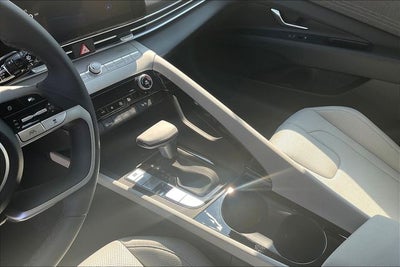 2025 Hyundai ELANTRA HYBRID Limited