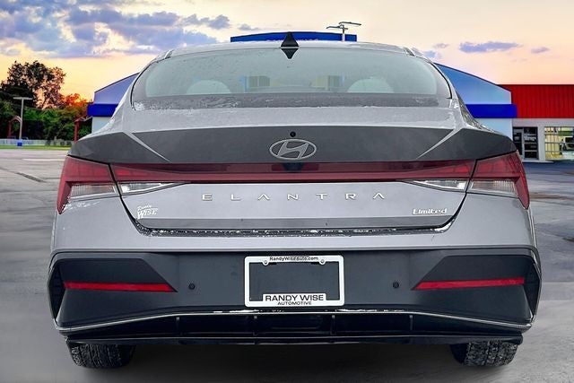 2024 Hyundai ELANTRA Limited
