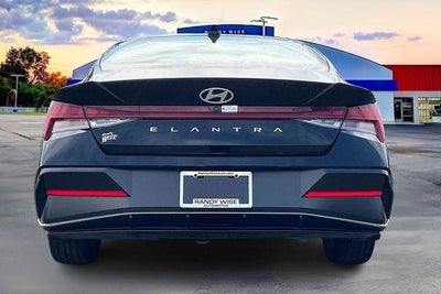 2025 Hyundai ELANTRA SEL Convenience