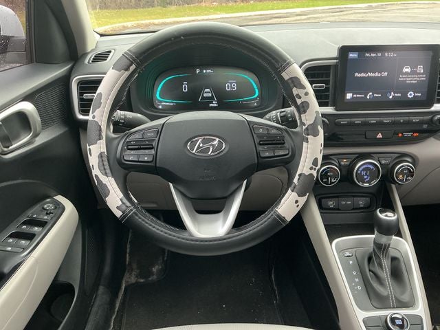 2024 Hyundai VENUE SEL