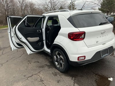 2024 Hyundai VENUE SEL