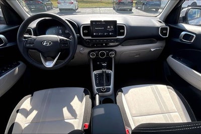 2025 Hyundai VENUE SEL