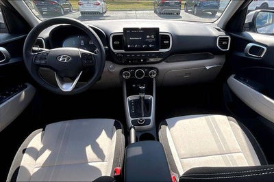 2025 Hyundai VENUE SEL