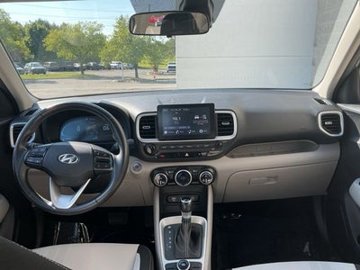 2024 Hyundai VENUE SEL
