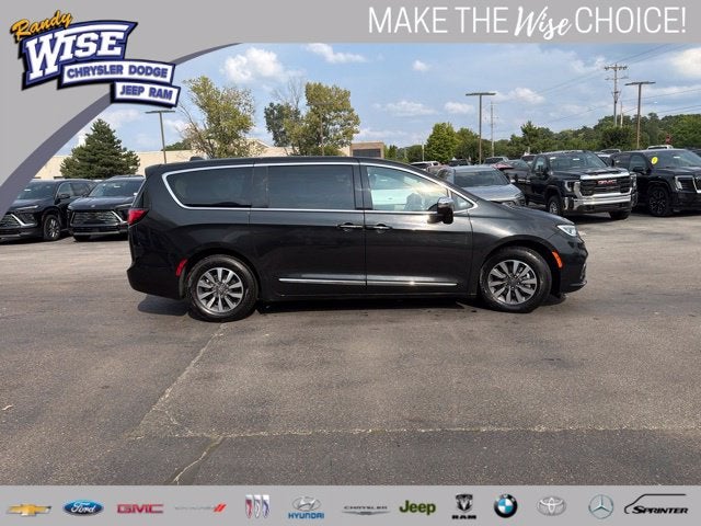 2023 Chrysler Pacifica Hybrid Limited