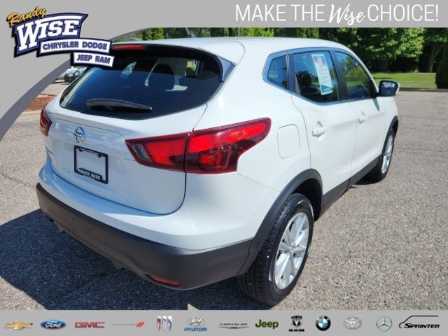 2017 Nissan Rogue Sport SV